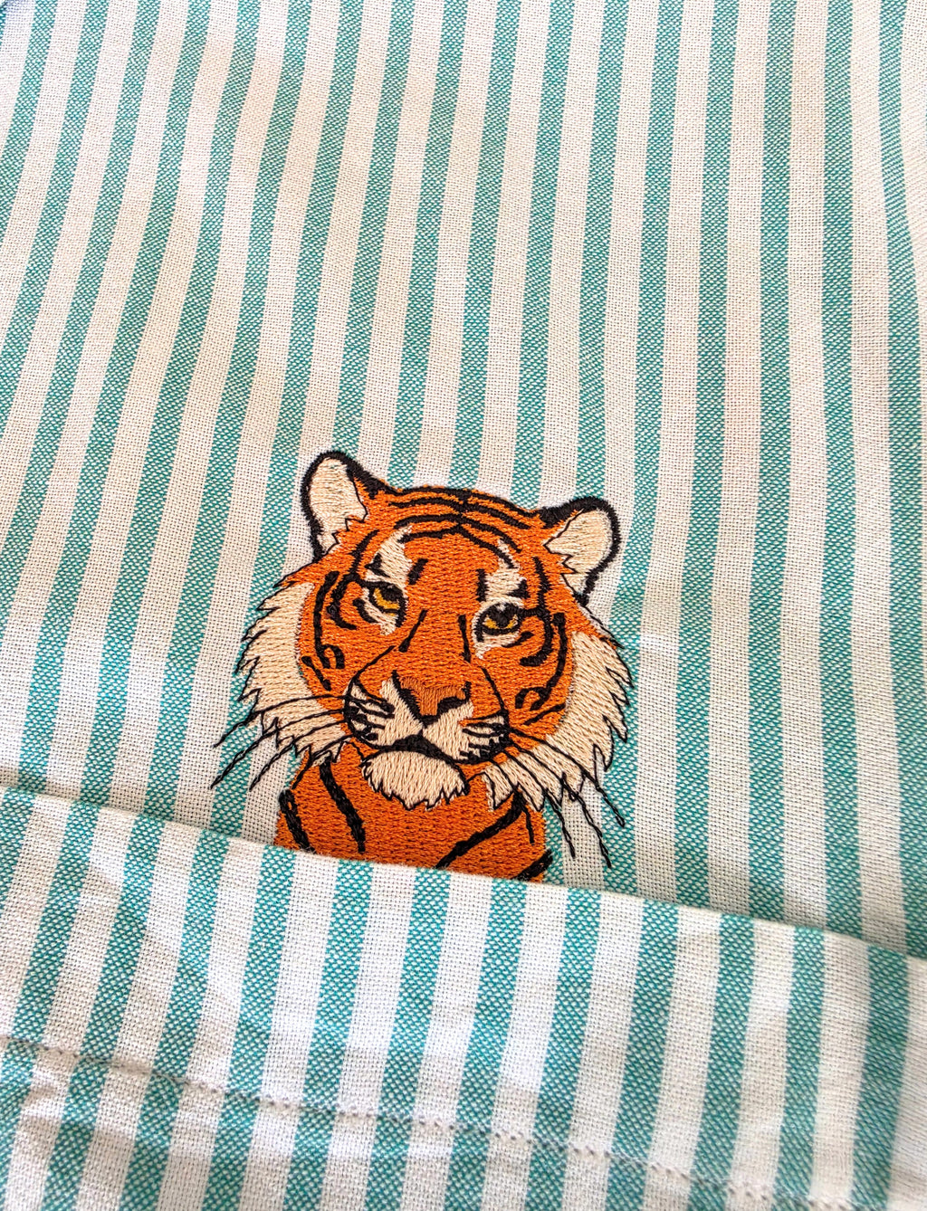 Oversized Tiger Shirt, Size 14